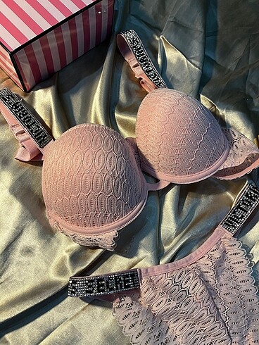 Victoria s Secret Victoria secret taşlı sütyen takım