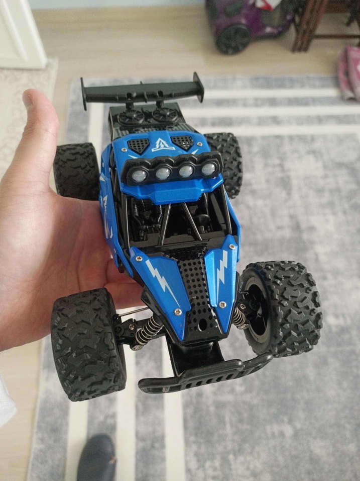 Turuncu Uzaktan Kumandalı Oyuncak Araba - Görsel 2