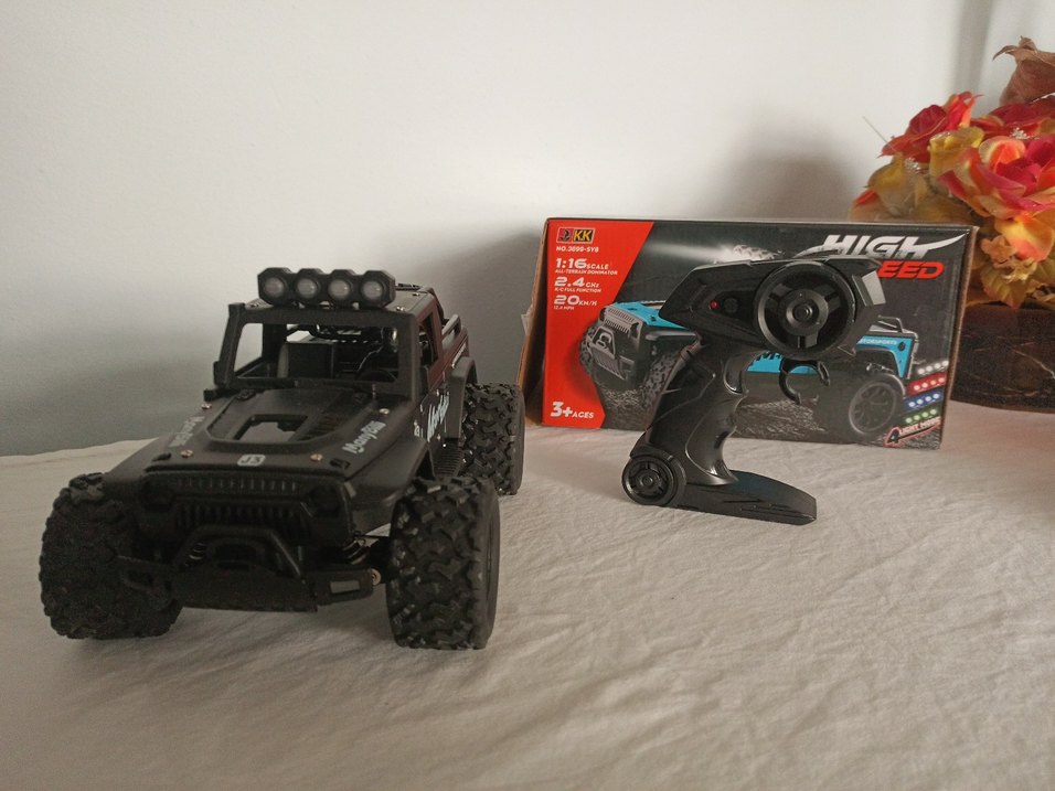 Kara Uzaktan Kumandalı Off-Road Oyuncak Araba - Görsel 2