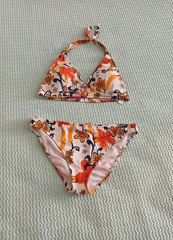 Zeki Triko üçgen çiçekli bikini 