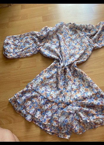 Mini V Yaka çiçek Detaylı şort Elbise - Görsel 6