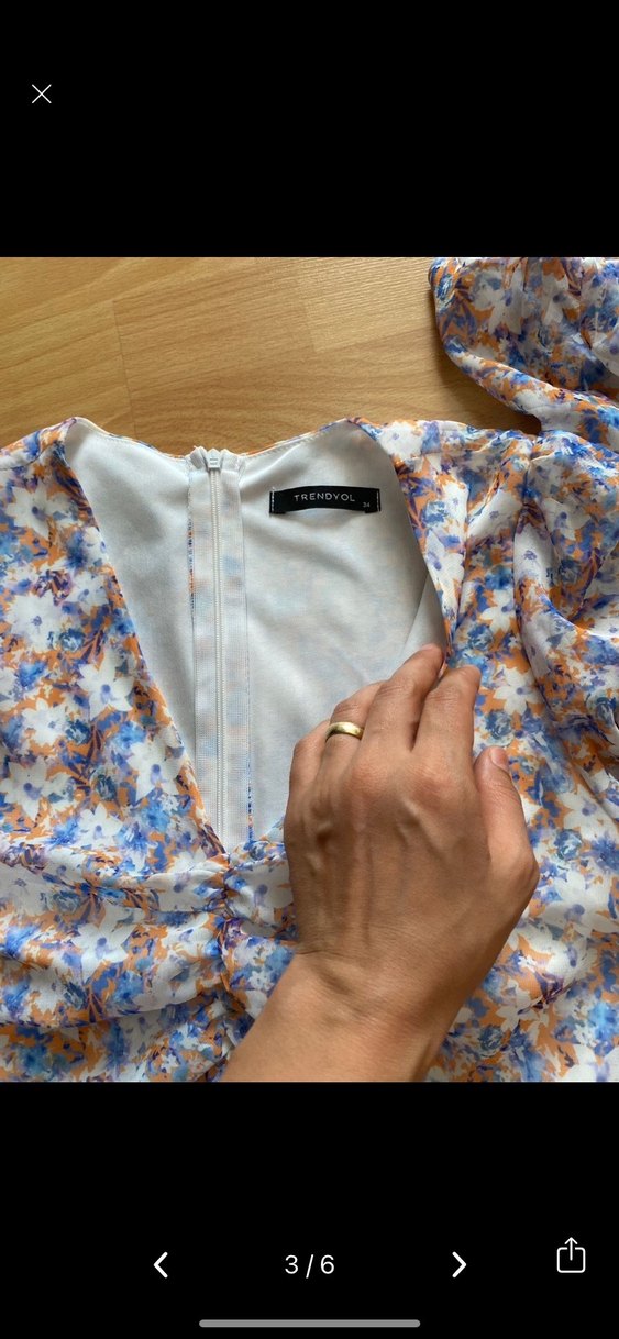 Mini V Yaka çiçek Detaylı şort Elbise - Görsel 4