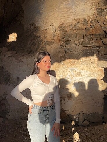 Zara V yaka önü büzgülü crop