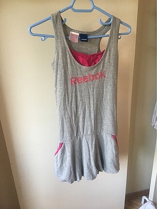 Reebok tenis elbisesi