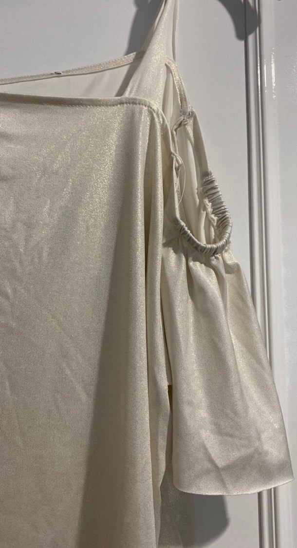 Beyaz Parlak Askısız Keten Bluz - Görsel 3