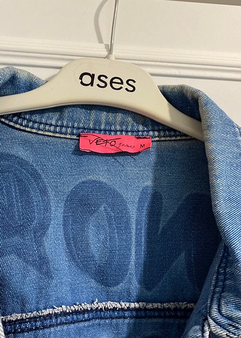 Düğmeli Baskılı Mavi Denim Ceket - Görsel 3