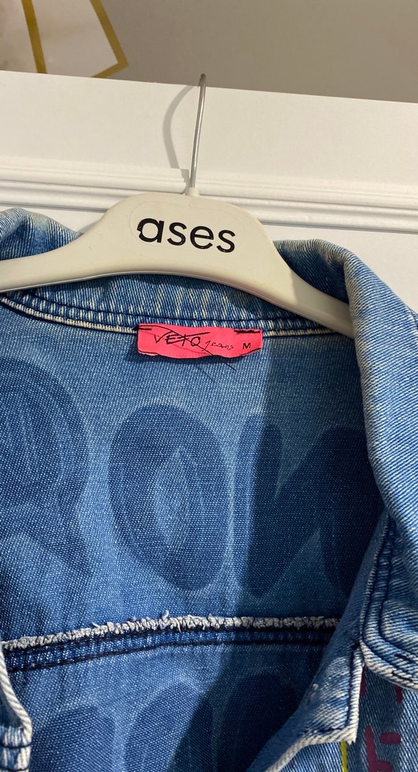 Düğmeli Baskılı Mavi Denim Ceket - Görsel 3