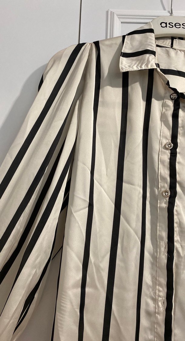 Düğmeli, Uzun Kollu Çizgili Kadın Gömlek - Görsel 2