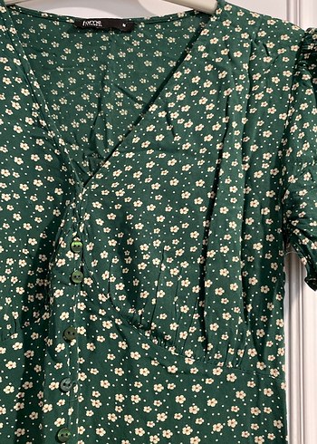 Düğmeli V Yaka Yeşil Uzun Elbise - Görsel 5