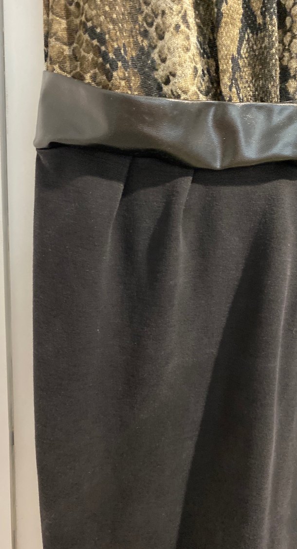 Yılan Desenli Kemerli Uzun Kadın Elbise - Görsel 5