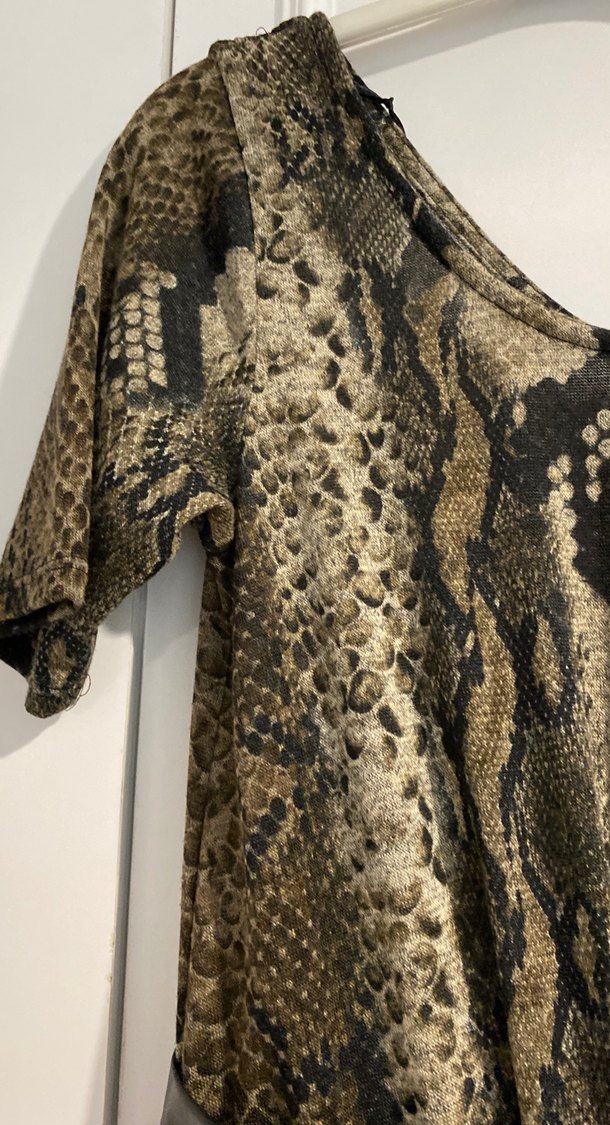 Yılan Desenli Kemerli Uzun Kadın Elbise - Görsel 4