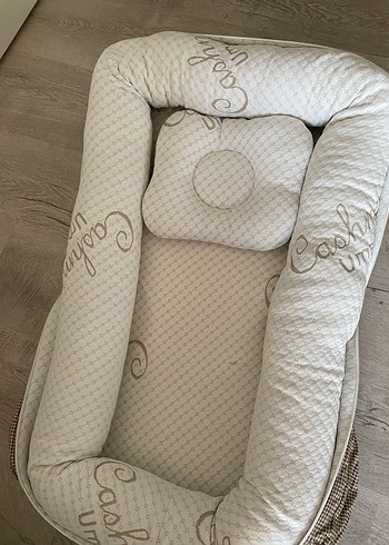 Bej Gri Desenli Bebek Reflü Yatağı - Görsel 4