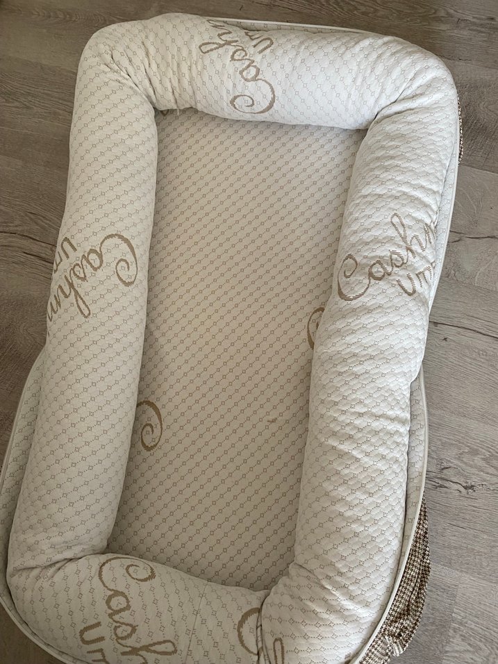 Bej Gri Desenli Bebek Reflü Yatağı - Görsel 3