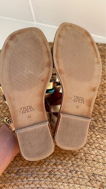 32 Beden altın Renk Zara kız çocuk gold sandalet