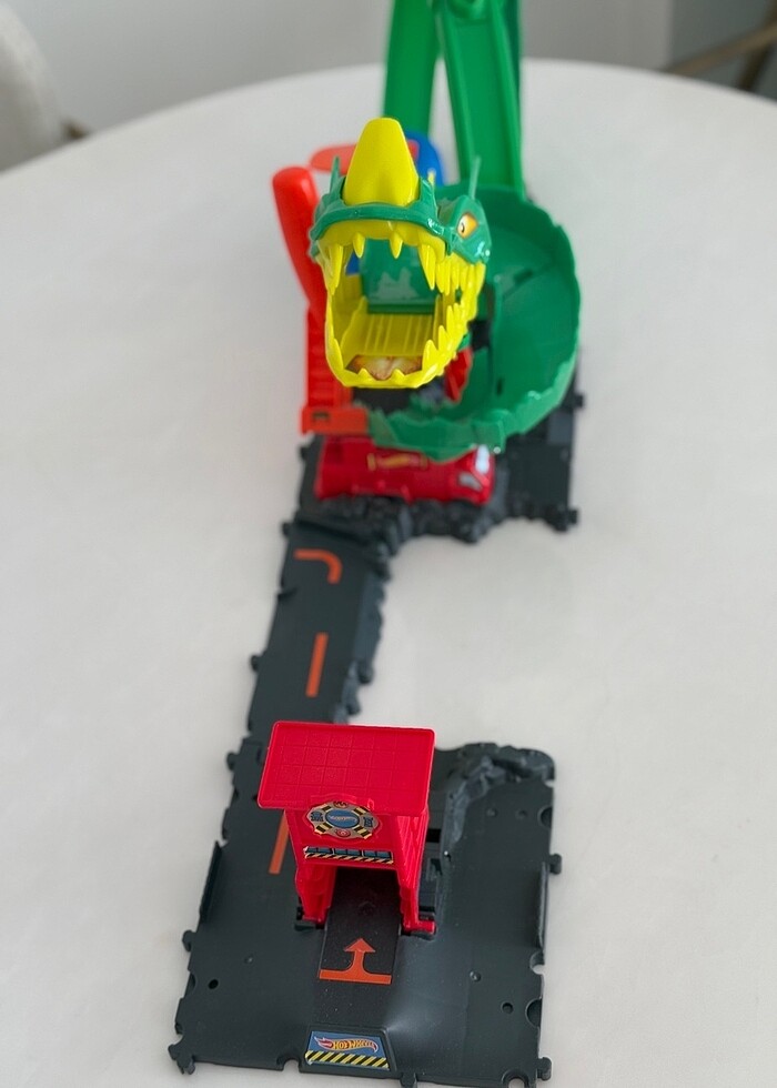 Hot Wheels Ejderhayla Mücadele Pisti - Görsel 2