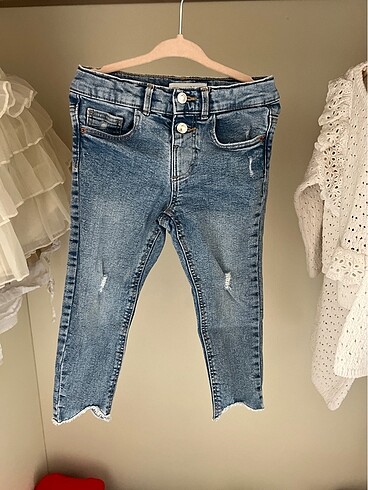 Zara Jean . 3-4 yaş
