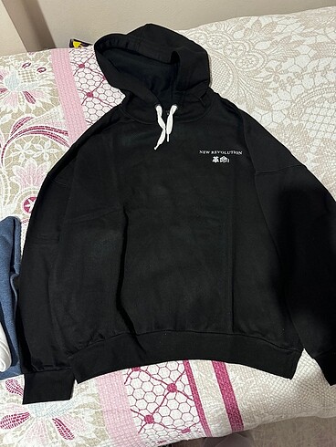 Sırtı baskılı sweat