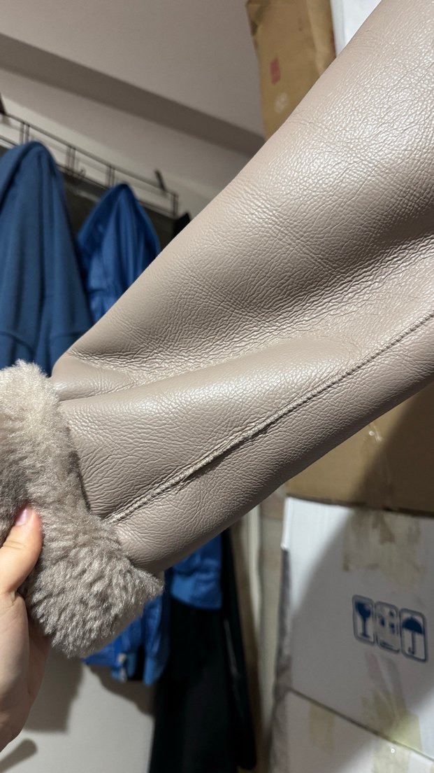 Kürk Detaylı Bej Deri Kadın Ceket - Görsel 4