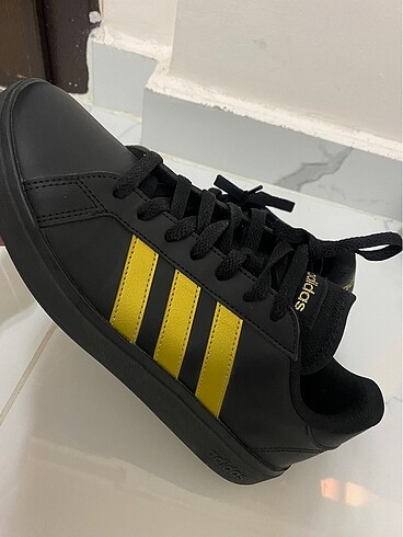 Adidas Unisex Lifestyle Spor Ayakkabı