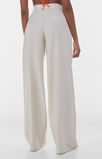 Bershka SATILDI