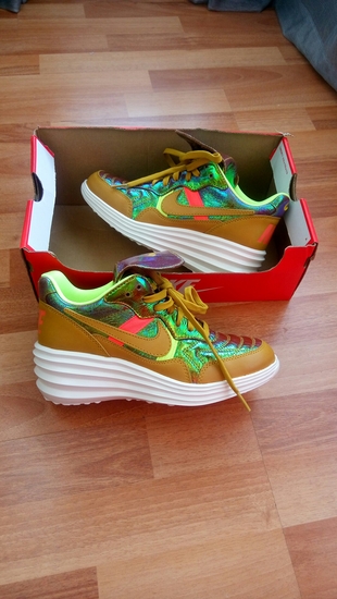Nike spor ayakkabı 