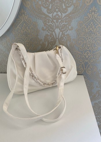 Beyaz Minimalist Kadın Çanta