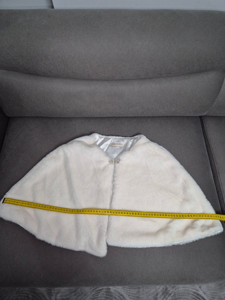 Beyaz Kürk Detaylı Midi Kolsuz kış gelinleri için çok uygun - Görsel 3