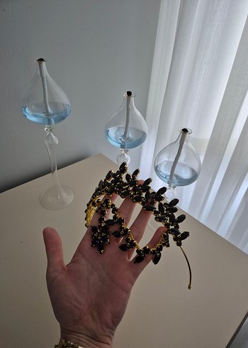 Altın Renkli Siyah Boncuklu Gotik Taç - Görsel 2