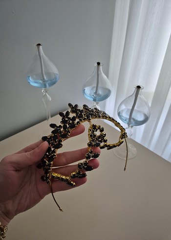 Altın Renkli Siyah Boncuklu Gotik Taç - Görsel 3