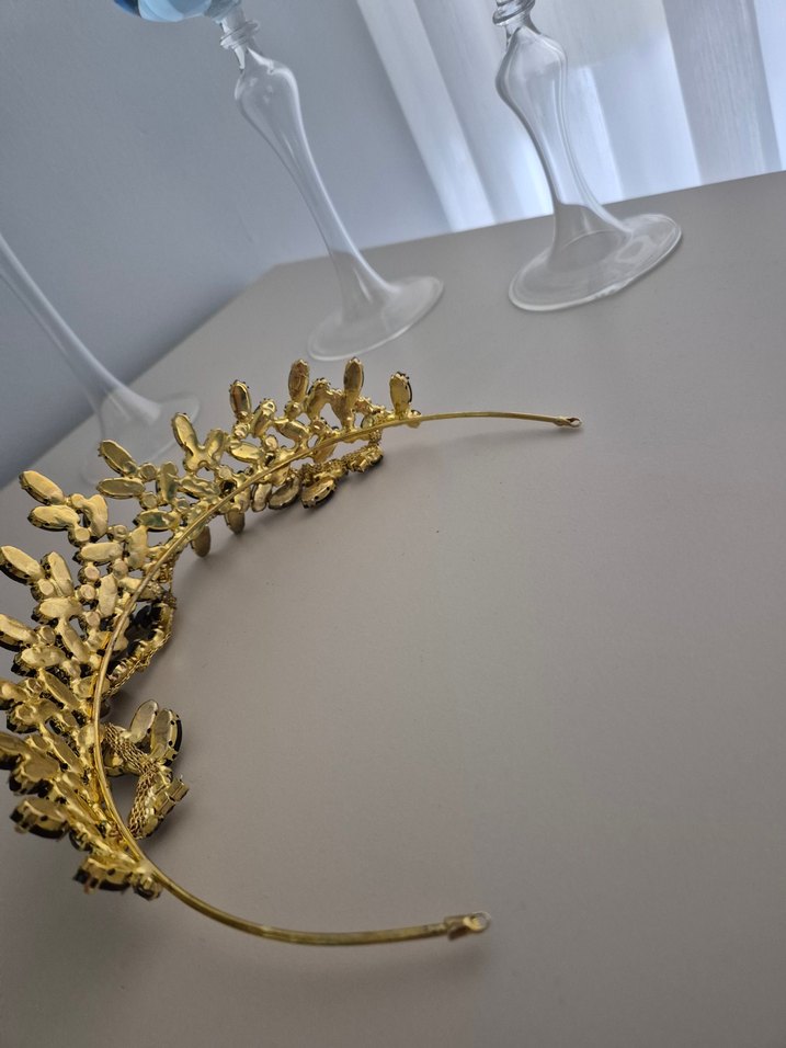 Altın Renkli Siyah Boncuklu Gotik Taç - Görsel 5