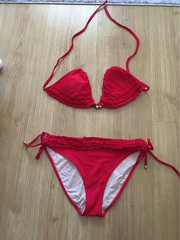 Kırmızı Bikini Takımı