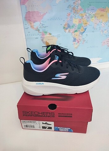 37,5 Beden Skechers spor ayakkabı
