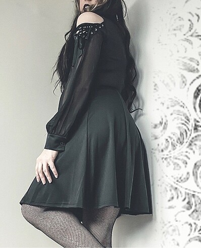 s Beden Omuzları açık tüllü Siyah Gotik Elbise