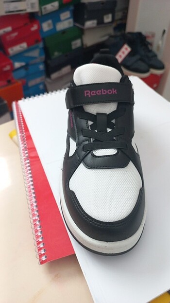 37 Beden Reebok 37 no bayan veya cocuk giyebilir
