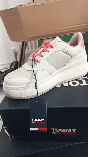 40 Beden çeşitli Renk 40 no tommy bayan
