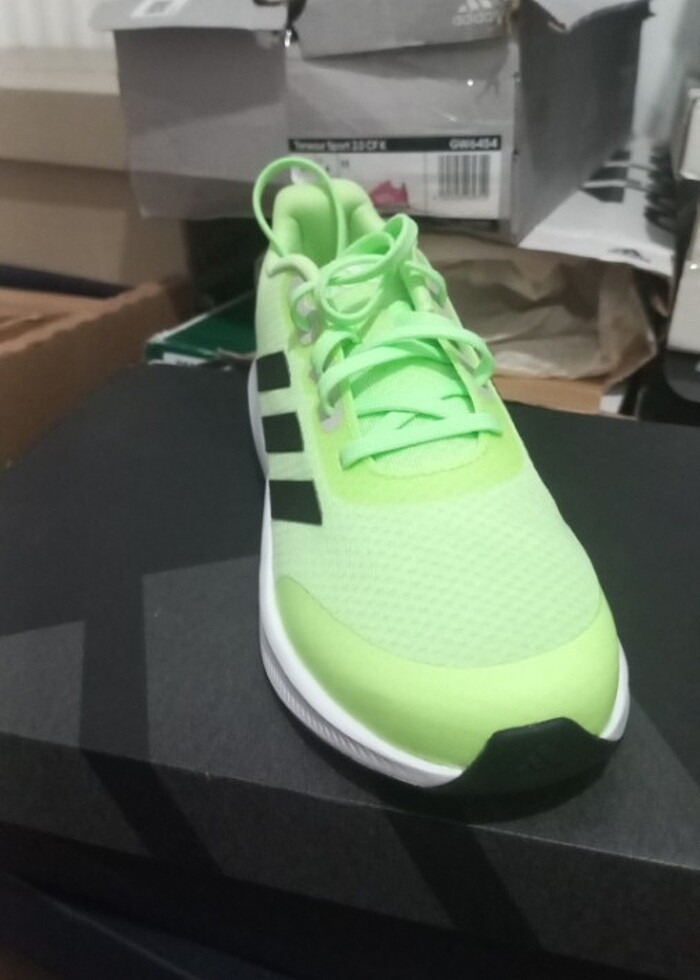 Adidas 37,5 ve 39 no unisex modeldir  - Görsel 3