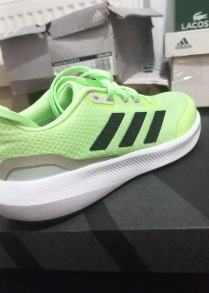 Adidas 37,5 ve 39 no unisex modeldir  - Görsel 4