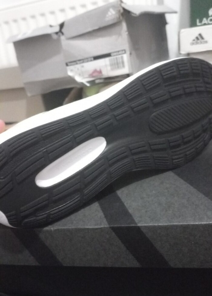 Adidas 37,5 ve 39 no unisex modeldir  - Görsel 5