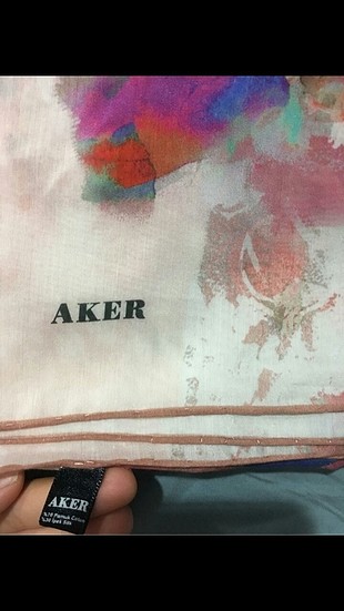 Aker esarp 