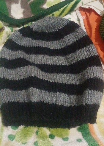 Kadın Gri Siyah Çizgili Örgü Bere - Görsel 3