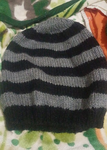 Kadın Gri Siyah Çizgili Örgü Bere - Görsel 4