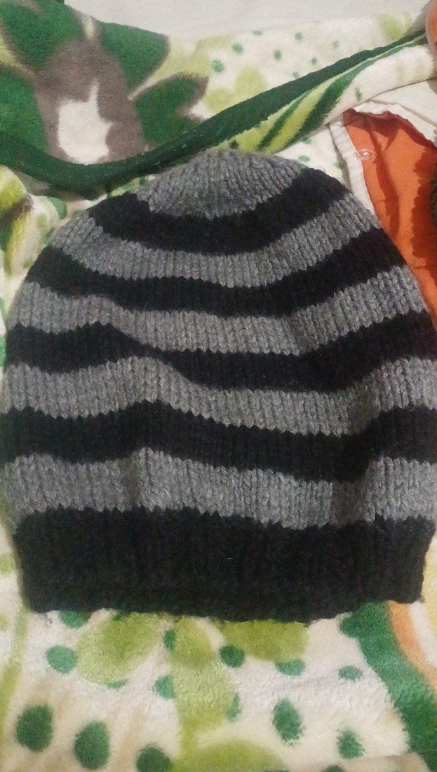 Kadın Gri Siyah Çizgili Örgü Bere - Görsel 4