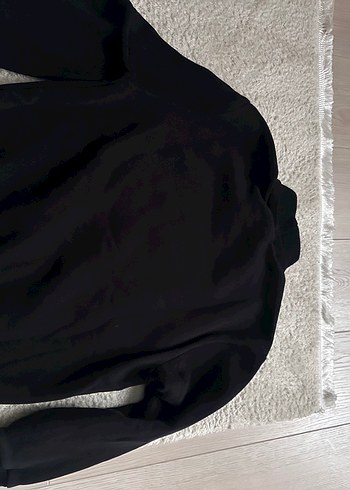 Pull and Bear Fineapple Siyah Boğazlı Sweatshirt