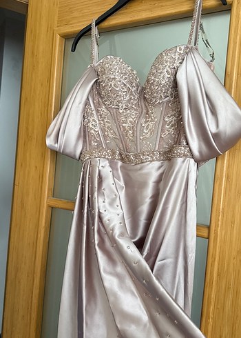 Bej İşlemeli Drapeli Uzun Abiye Elbise - Görsel 3