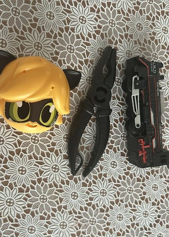 Siyah Pense ve Sarı Kedi Figürlü Aksesuar - Görsel 2