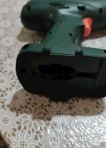 Yeşil Bosch Kablosuz Matkap bataryla degisecek - Görsel 8
