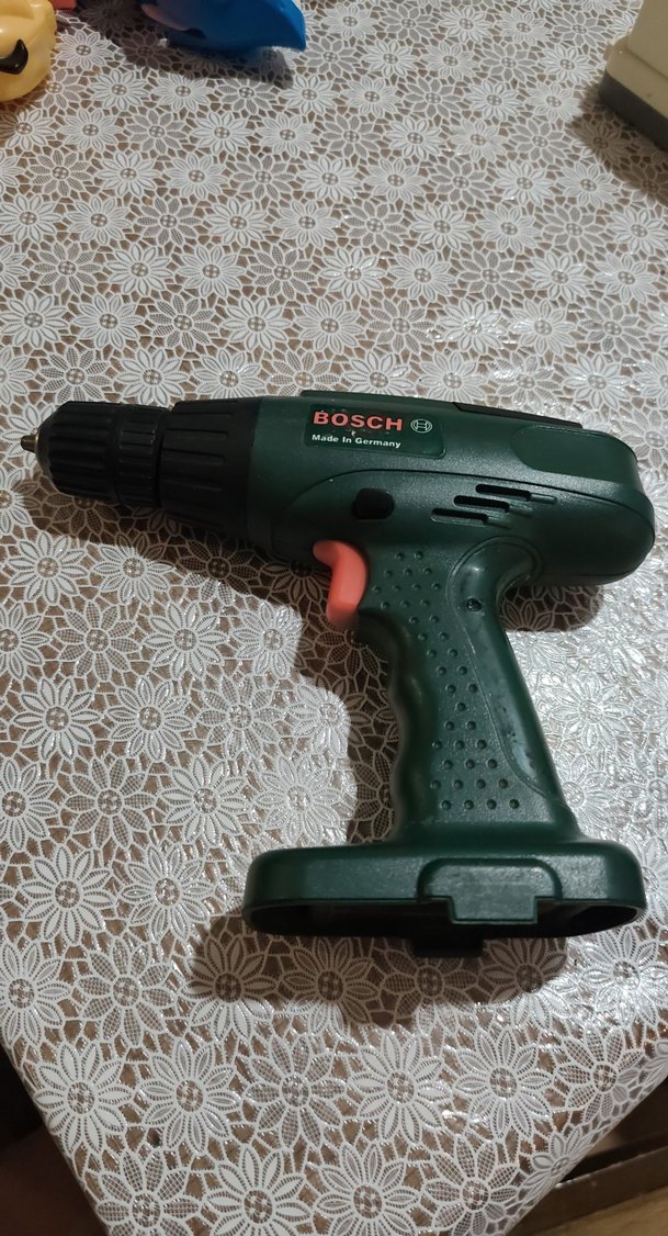 Yeşil Bosch Kablosuz Matkap bataryla degisecek - Görsel 3