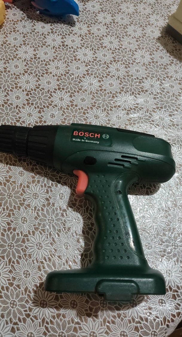 Yeşil Bosch Kablosuz Matkap bataryla degisecek - Görsel 5