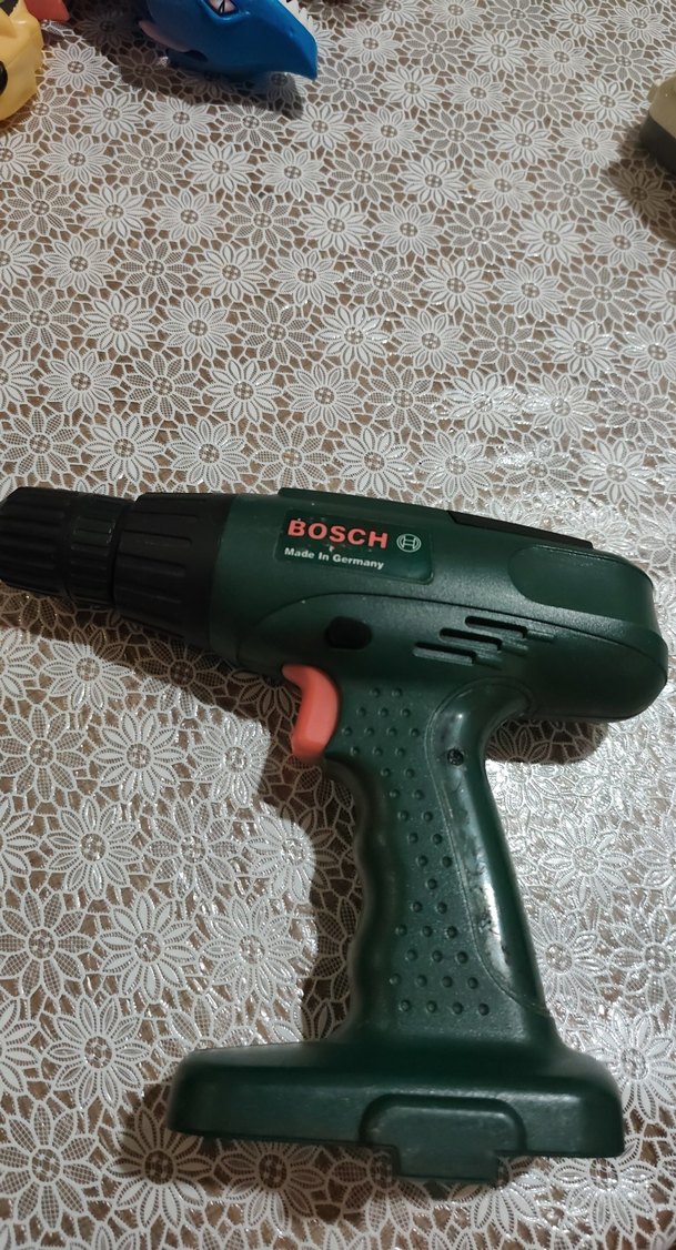 Yeşil Bosch Kablosuz Matkap bataryla degisecek - Görsel 4