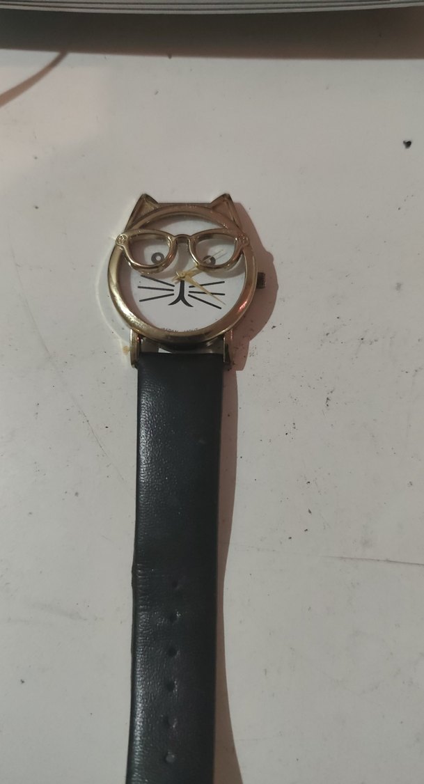 Altın Renkli Kedi Figürlü Kadın Kol Saati parca - Görsel 2